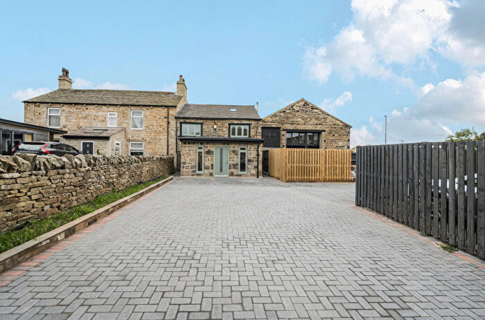 3 Bedroom Terraced House For Sale In Westgate Hill Street, Bradford, BD4