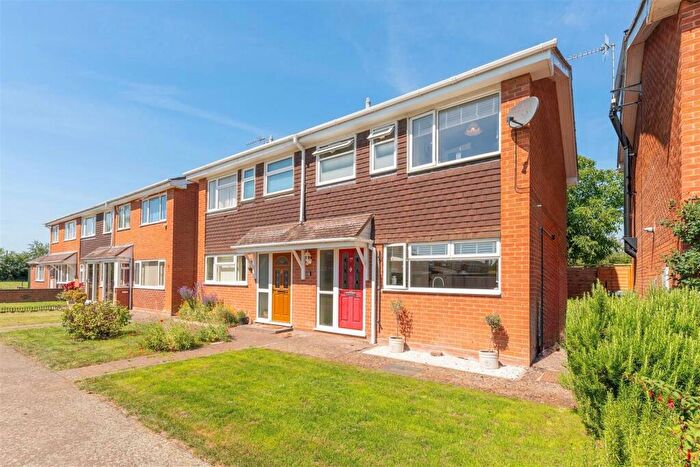 3 Bedroom Semi-Detached House For Sale In Stratford Road, Hampton Lucy, Warwick, CV35