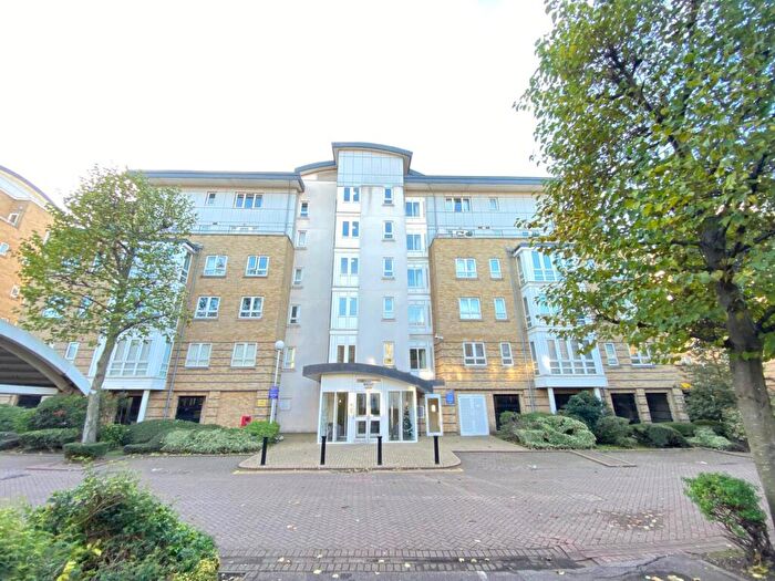 1 Bedroom Apartment To Rent In Saint Davids Square, London, E14