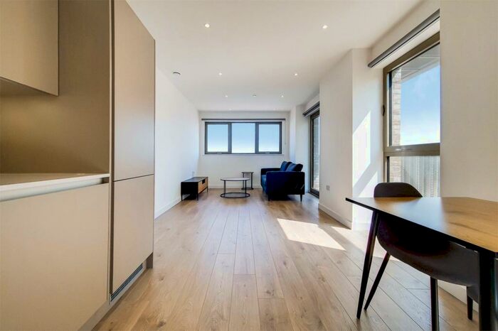 1 Bedroom Apartment To Rent In Atlantis Avenue, London, E16