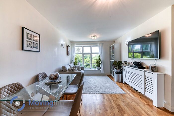 2 Bedroom Flat For Sale In Ashman Court, Pampisford Road, South Croydon, Surrey, CR2