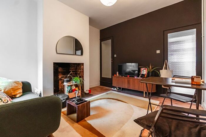 2 Bedroom Terraced House For Sale In Nutfield Road, Leicester, LE3