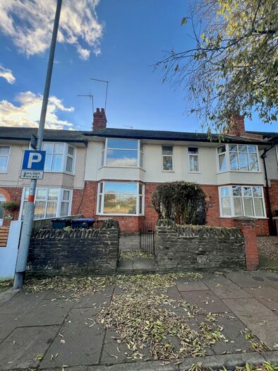 3 Bedroom House To Rent In Kingsthorpe Grove, Northampton, NN2