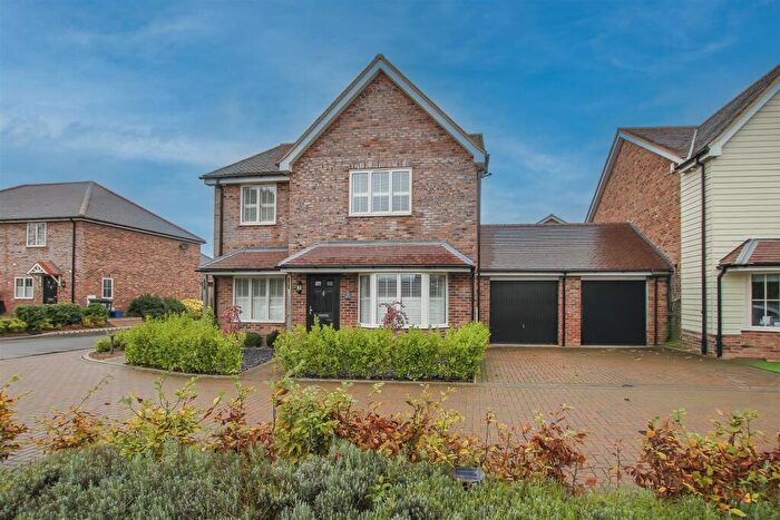4 Bedroom Detached House For Sale In Little Ridings Lane, Ingatestone, CM4