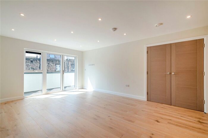 2 Bedroom Flat For Sale In Apartment, Trinity House, A Cambridge Street, Harrogate, HG1
