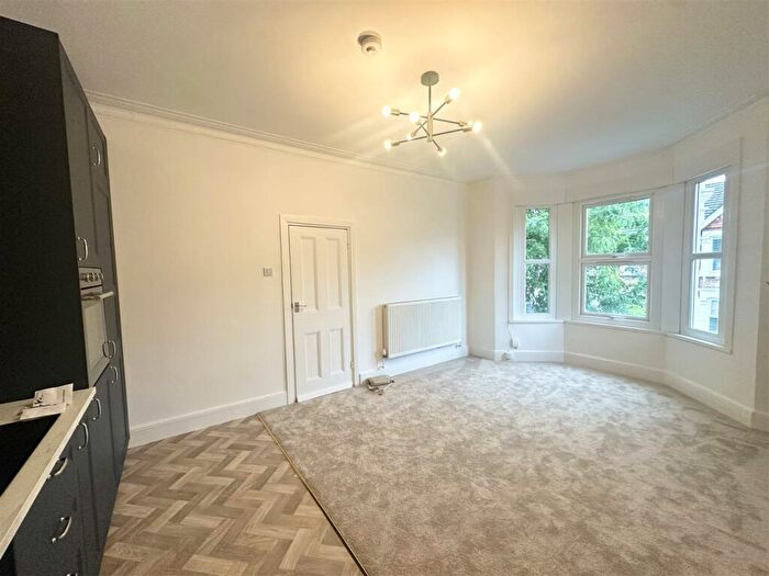 2 Bedroom Apartment To Rent In Cavendish Drive, Leytonstone, E11