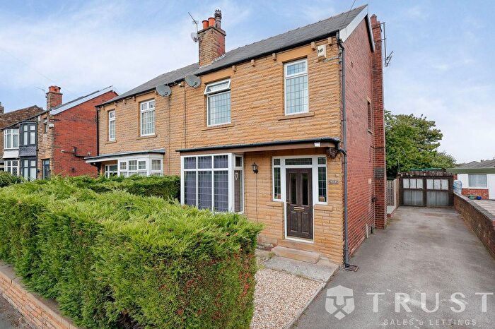 3 Bedroom Semi-Detached House For Sale In Bywell Road, Dewsbury, WF12