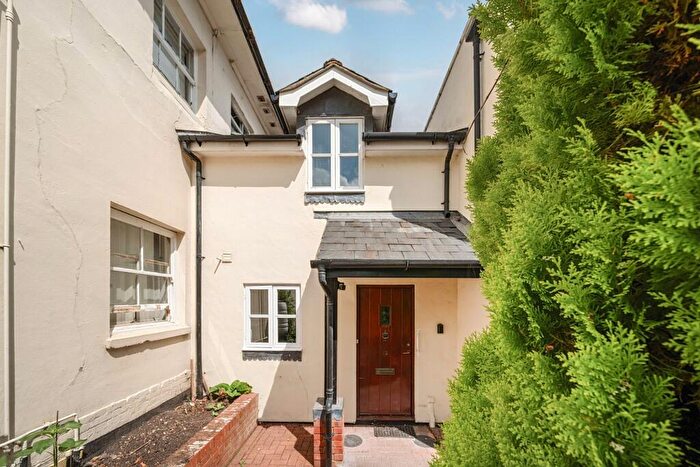 2 Bedroom Property For Sale In Lodge Drive, Weyhill, SP11