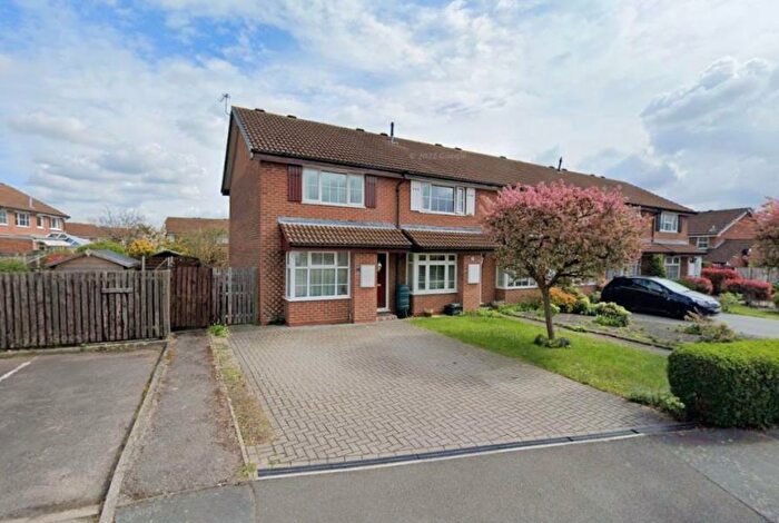 2 Bedroom Terraced House To Rent In Addlestone, Surrey, KT15