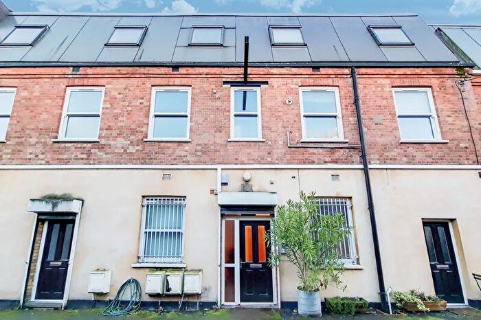 1 Bedroom Flat To Rent In Trafalgar Mews, Hackney Wick, E9