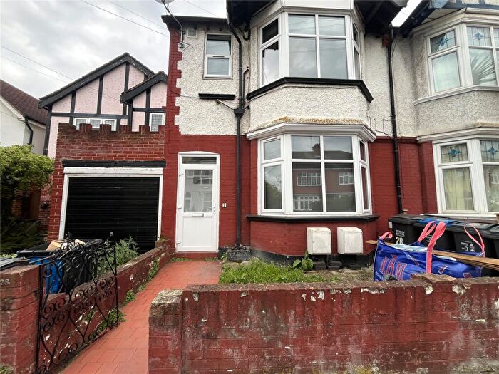 2 Bedroom Apartment To Rent In Quadrant Road, Thornton Heath, Surrey, CR7