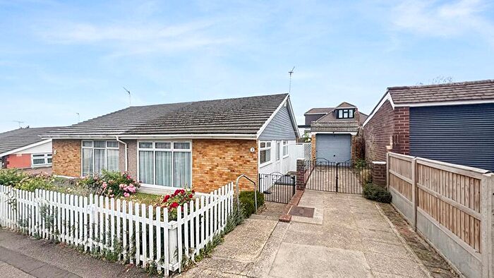 2 Bedroom Bungalow For Sale In Vanessa Way, Bexley, Kent, DA5