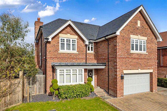 5 Bedroom Detached House For Sale In Sheffield Close, Pangbourne On Thames, RG8