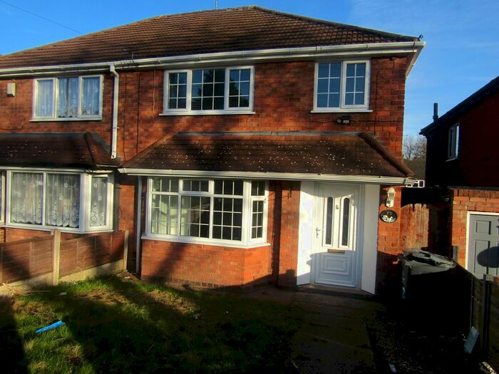 3 Bedroom Semi-Detached House To Rent In Stonehurst Road, Birmingham, West Midlands, B43