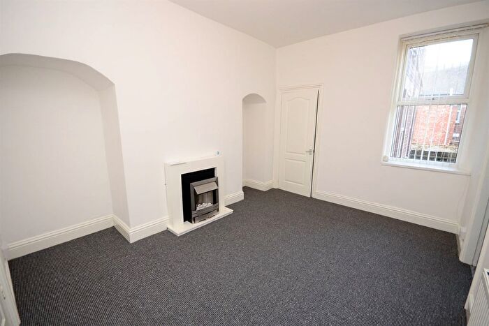 2 Bedroom Flat For Sale In Fern Dene Road, Bensham, Gateshead, NE8