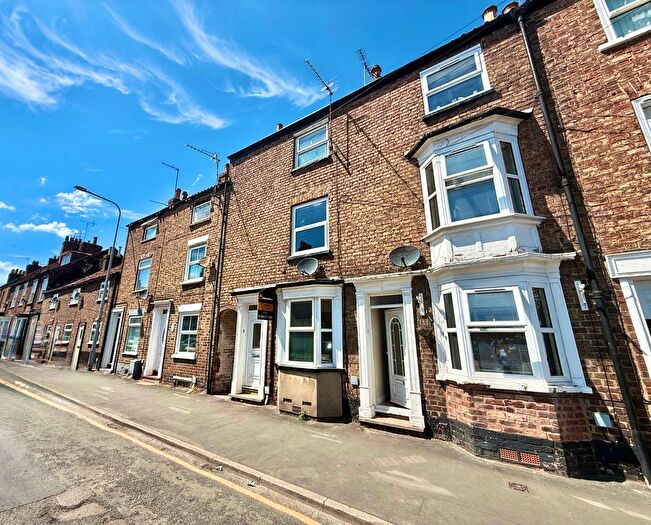 3 Bedroom Town House To Rent In George Street, Driffield, YO25