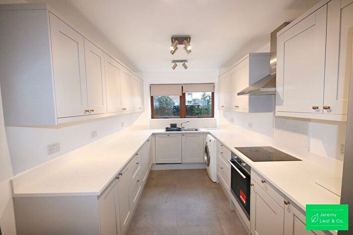 2 Bedroom Flat To Rent In Etchingham Park Road, London, N3