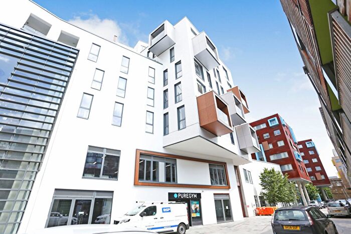 3 Bedroom Flat For Sale In John Donne Way, London, SE10