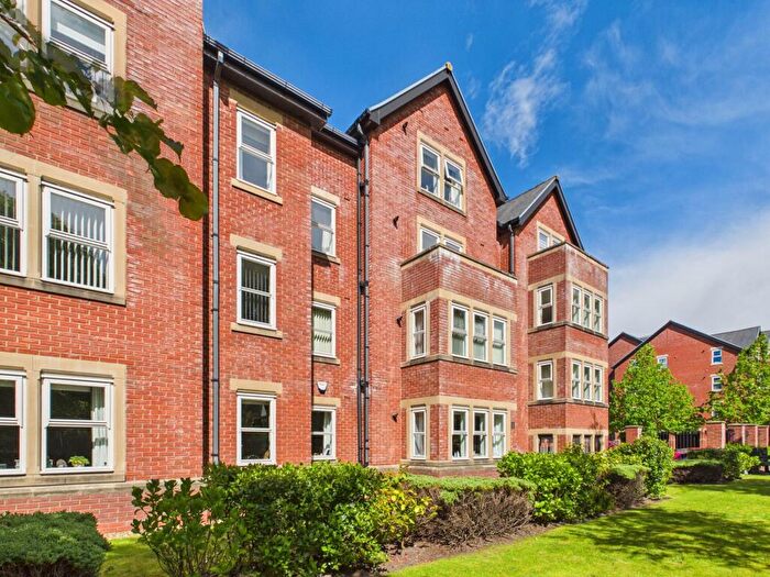 2 Bedroom Flat For Sale In Grammar School Gardens, Cramford House Grammar School Gardens, L39