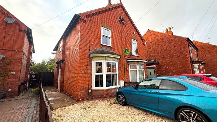 3 Bedroom Semi-Detached House For Sale In Hykeham Road, Lincoln, LN6