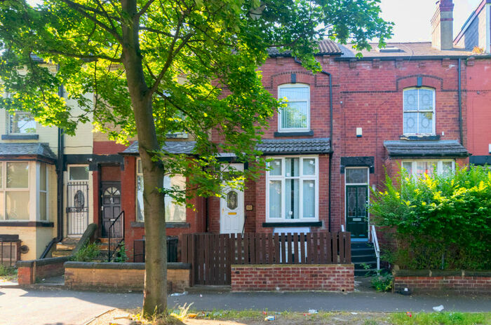 5 Bedroom Terraced House To Rent In Coldcotes Avenue, Leeds, LS9