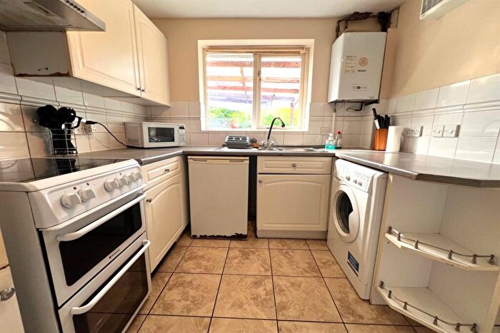 4 Bedroom House To Rent In Swansea Court, E16