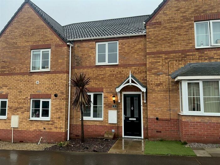 2 Bedroom Town House To Rent In Kingwood Close, Barnsley, S71