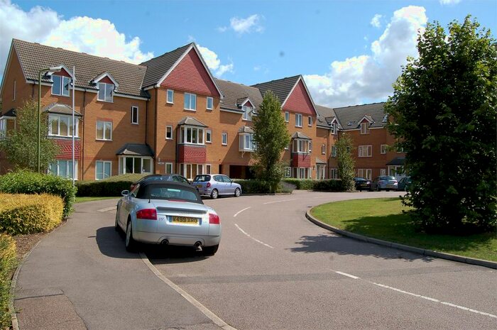 1 Bedroom Flat To Rent In Redoubt Close, Hitchin, SG4