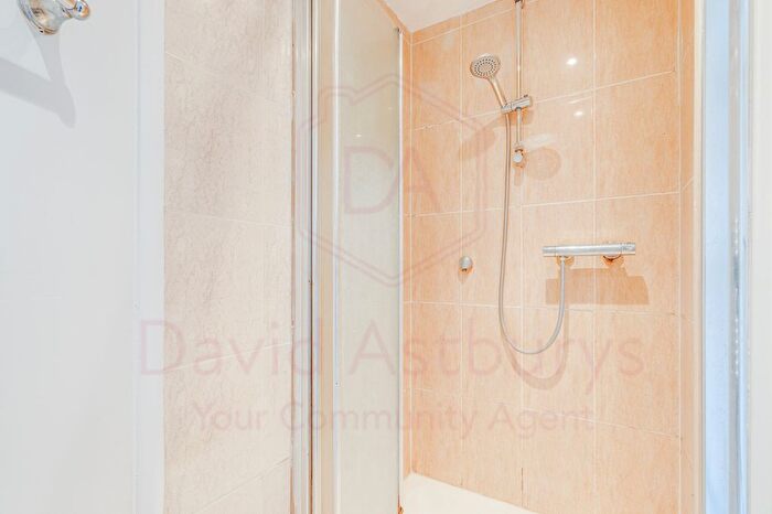 2 Bedroom Flat To Rent In Compayne Gardens, West Hampstead, London, NW6