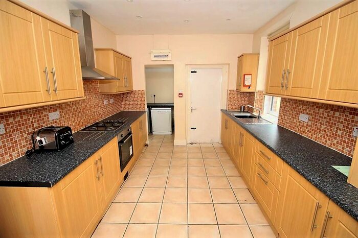 7 Bedroom Terraced House To Rent In Grosvenor Place, Jesmond, Newcastle Upon Tyne, NE2