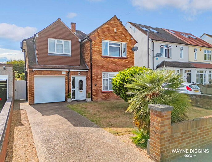 4 Bedroom Detached House For Sale In Windsor Avenue, Grays, RM16