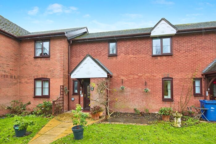 2 Bedroom End Of Terrace House For Sale In Derwent Close, Burton-On-Trent, DE14