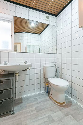 1 Bedroom Flat To Rent In Wormholt Road, London, W12