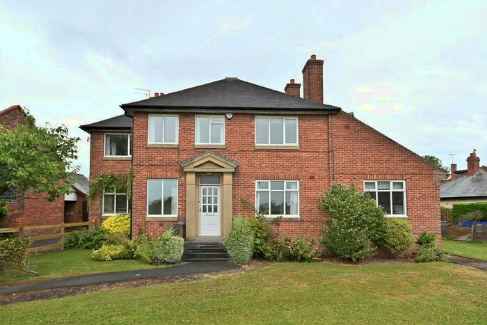3 Bedroom Detached House To Rent In Woodlands Drive, Harrogate, HG2