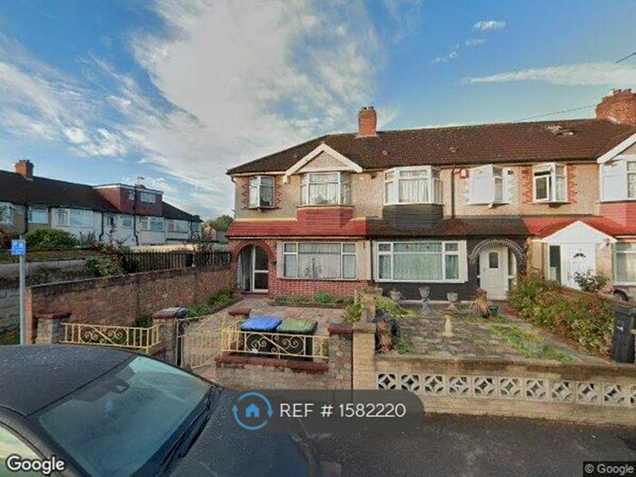3 Bedroom Semi-Detached House To Rent In Richmond Crescent, London, N9