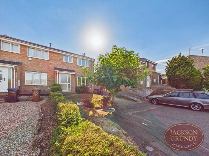 4 Bedroom Semi-Detached House For Sale In Middlewell Court, Standens Barn, NN3