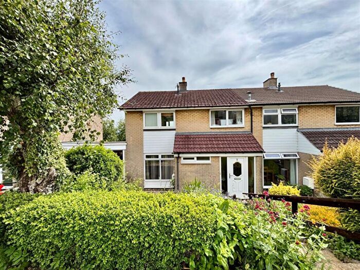 3 Bedroom Semi-Detached House For Sale In Alsfeld Way, New Mills, High Peak, SK22