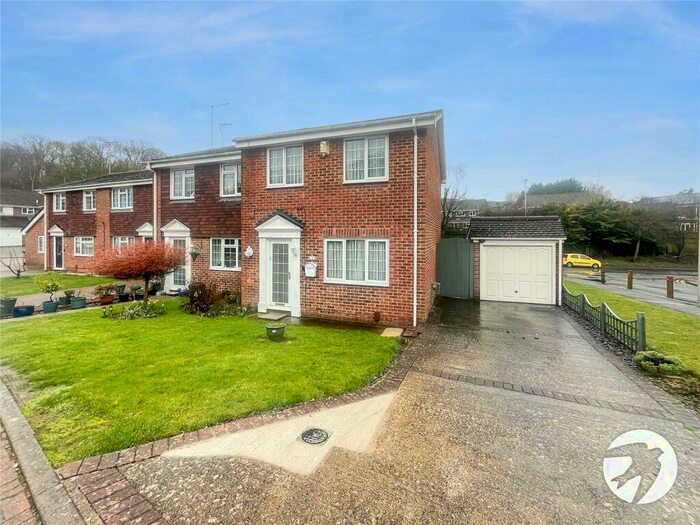 3 Bedroom House To Rent In Greenbank Close, Hempstead, Gillingham, Kent, ME7