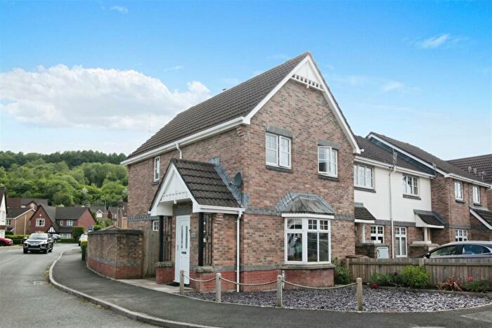 3 Bedroom Semi-Detached House For Sale In Stryd Hywel Harris, Ystrad Mynach, Hengoed, CF82