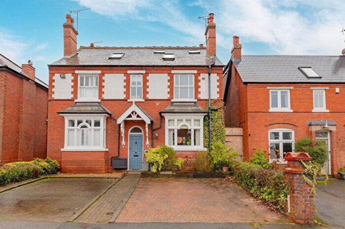 3 Bedroom Semi Detached House For Sale In Western Road, Hagley, Stourbridge, DY9