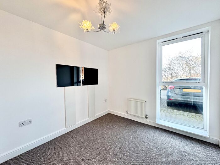 2 Bedroom Apartment To Rent In Gaskell Place, Ipswich, IP2