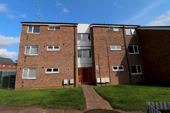2 Bedroom Flat To Rent In Greatmeadow, Blackthorn, Northampton, NN3
