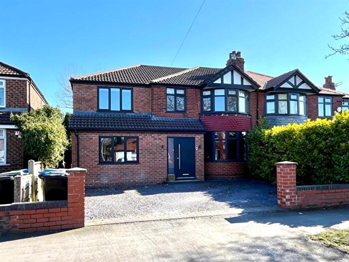 4 Bedroom Semi-Detached House To Rent In Norris Road, Sale, M33