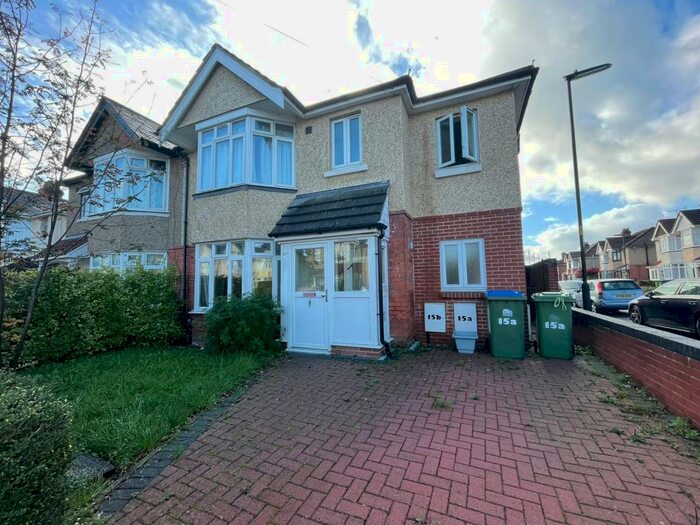 3 Bedroom Flat To Rent In Ripstone Gardens, Portswood, SO17