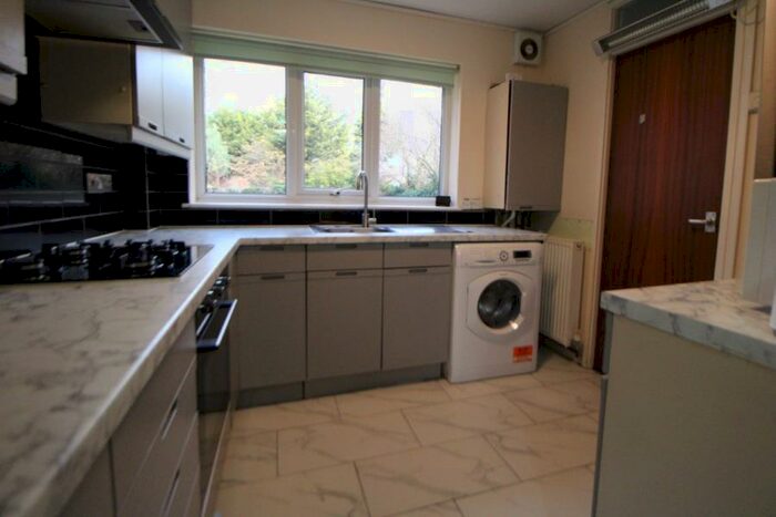 2 Bedroom Flat To Rent In Claire Court, Cheshunt, EN8