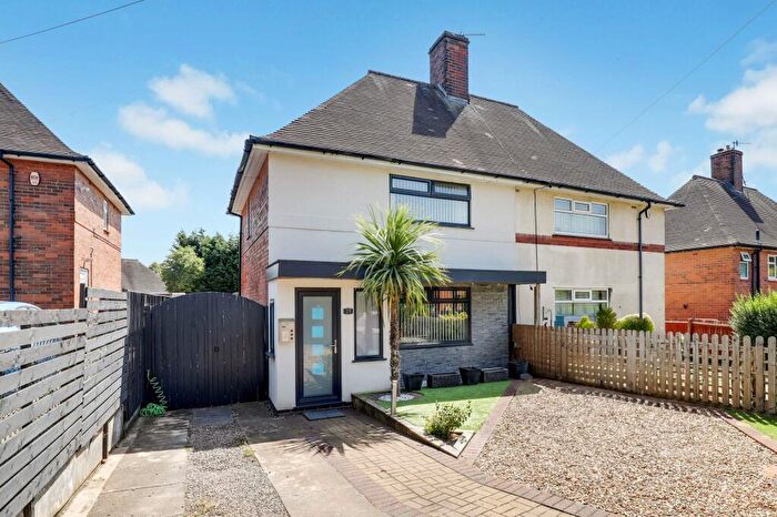 2 Bedroom Semi Detached House For Sale In Longmead Close, Nottingham, NG5