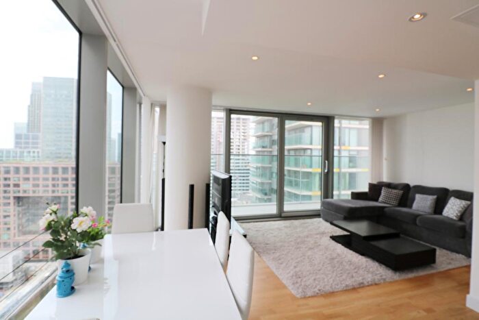 2 Bedroom Flat To Rent In Landmark West Tower, Marsh Wall, London, E14