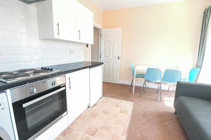 2 Bedroom Flat To Rent In A London Road, Oxford, OX3