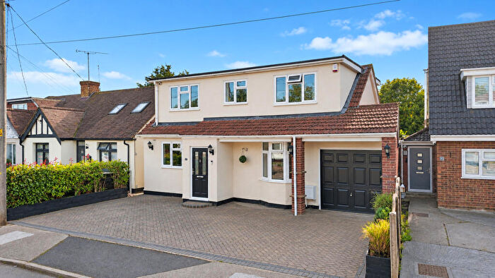 4 Bedroom Detached House For Sale In Park Road, Thundersley, SS7