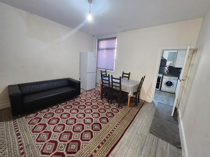 3 Bedroom Semi-Detached House To Rent In Smart Street, Manchester, M12